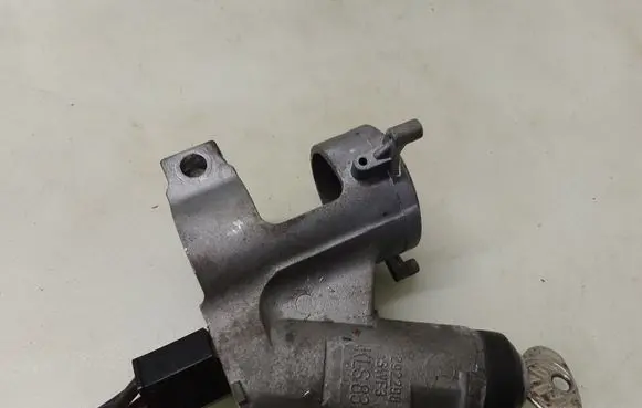 Volkswagen I LT Ignition lock 171905851
