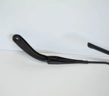 Windshield/front glass wiper blade