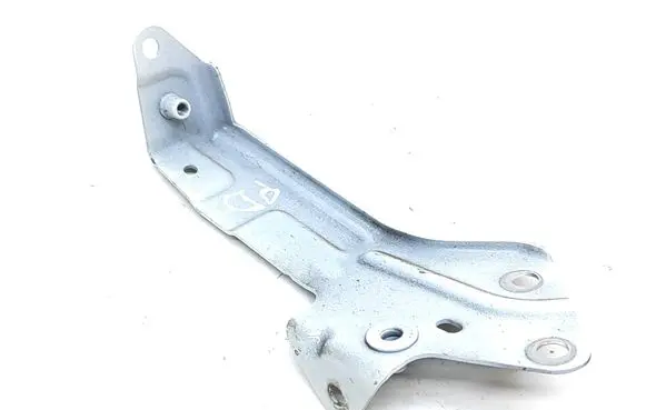 Nissan Rogue Fender mounting bracket