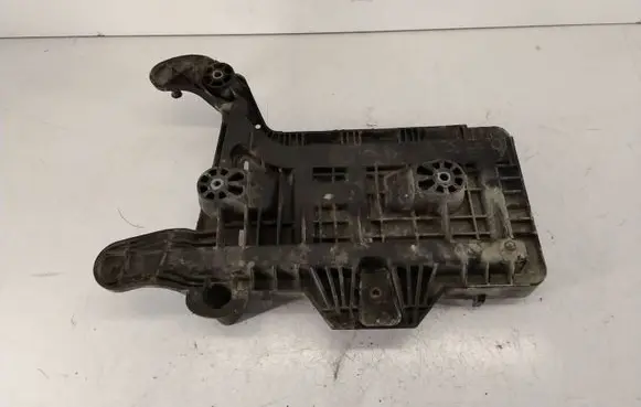 Volkswagen PASSAT B6 Battery box tray 1K0915333C