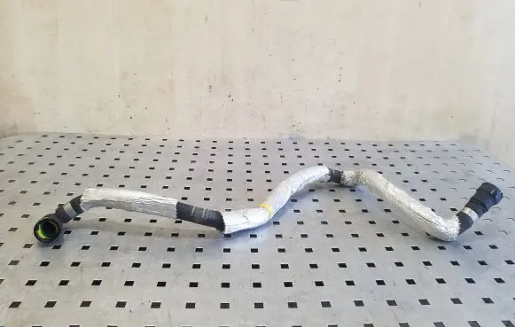 Volvo XC90 Engine coolant pipe/hose 32252375