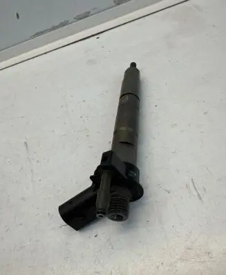 BMW 5 F10 F11 Fuel injector 780542802 7SRM71H