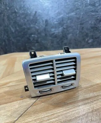 Rear air vent grill
