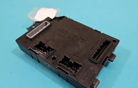Renault Captur Central body control module 284B13555R IMPRK1480473