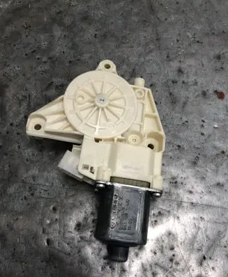 Mercedes-Benz E W212 Rear door window regulator motor A2048200642BILI A2048200642