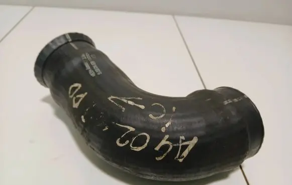 Audi A4 S4 B6 8E 8H Intercooler hose/pipe 8E0145837G