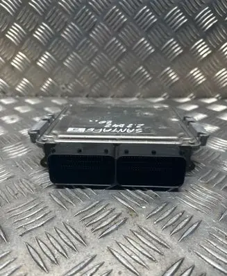 Hyundai Santa Fe Engine control unit/module 391F02FED0 EDC17C57 0281035069