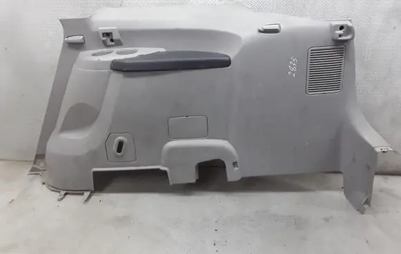 Mitsubishi Grandis Trunk/boot lower side trim panel 