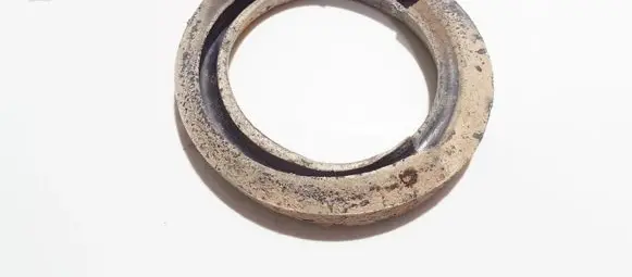 Volvo S70 V70 V70 XC Front coil spring rubber mount 1387907