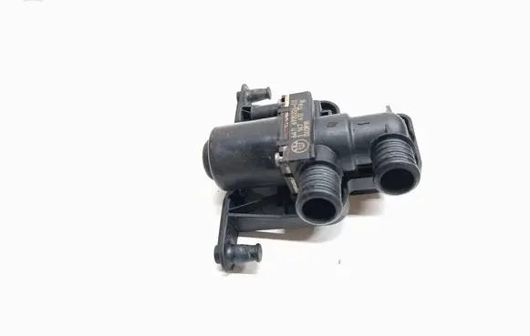 BMW 5 E60 E61 Coolant heater control valve 6920226 64116920226