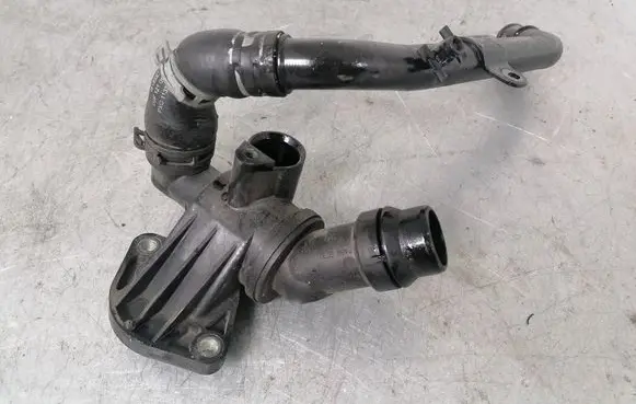 Audi A4 S4 B7 8E 8H Engine coolant pipe/hose 06D121066L 06D121111G