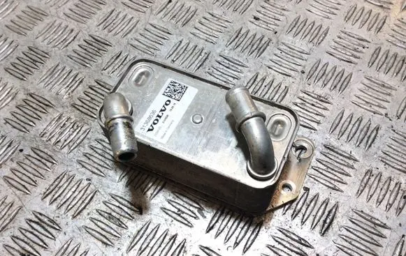 Volvo XC60 Oil filter mounting bracket 31368636