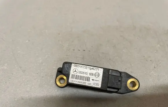 Mercedes-Benz C W203 Airbag deployment crash/impact sensor 0018204426