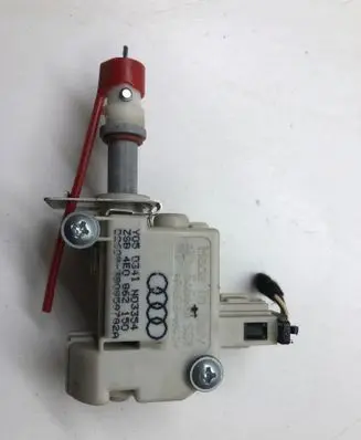 Audi A8 S8 D3 4E Fuel tank cap lock 4E0862150 Y050341 N03354
