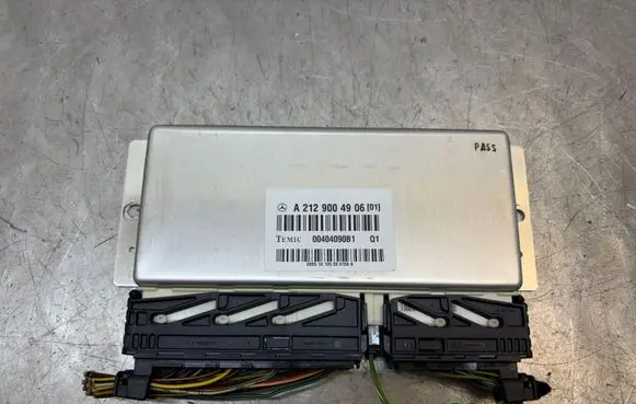 Mercedes-Benz E AMG W212 Suspension control unit/module A2129004906 00404090B1