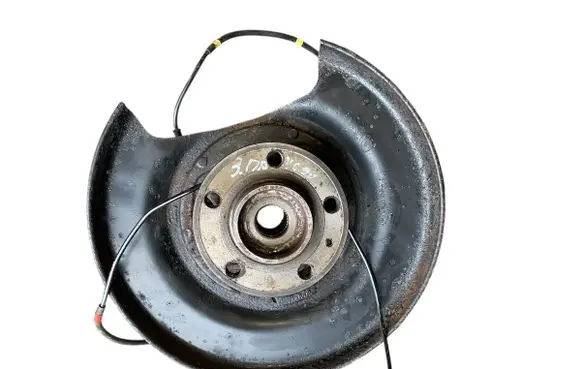Rear wheel hub spindle/knuckle