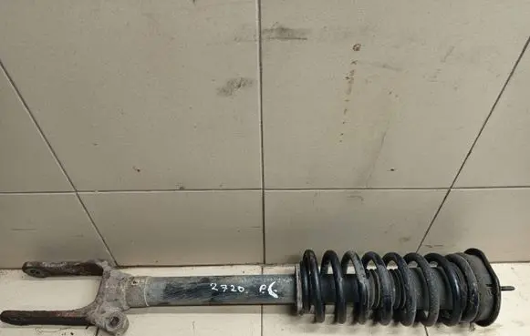 Front shock absorber with coil spring