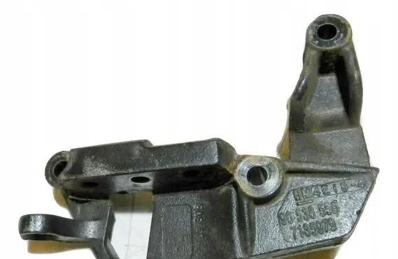 Opel Zafira A Engine mounting bracket 90538558