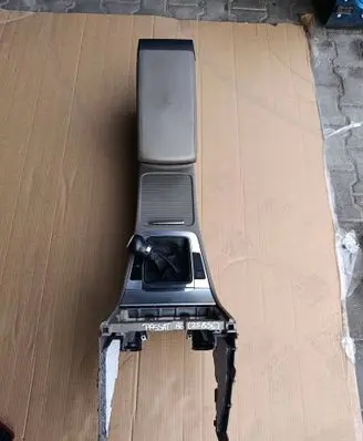 Volkswagen PASSAT B6 Center console