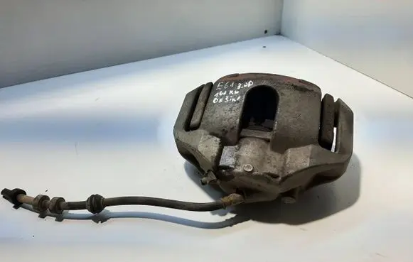 BMW 5 E60 E61 Front brake caliper 11819000671