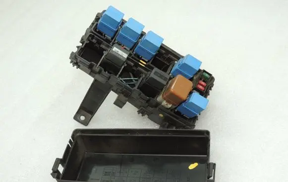 Nissan Navara D40 Fuse box set 252307991D 2438351E01