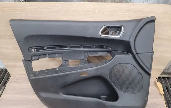 Dodge Durango Front door card panel trim 62029490 1TB79TRM