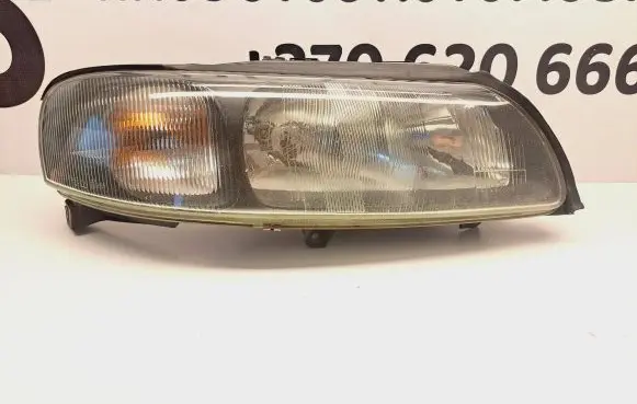 Volvo XC70 Headlight/headlamp 89007898 8693548