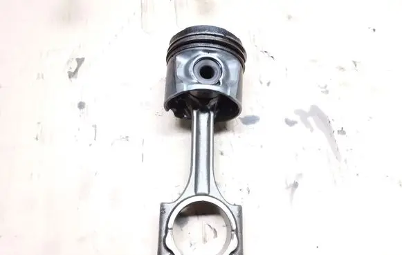 Volvo V70 Piston with connecting rod