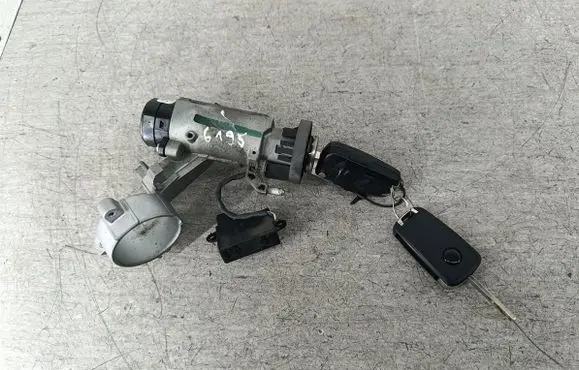 Opel Astra J Ignition lock 313170S8313169S5