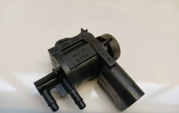Volkswagen Touareg I Turbo solenoid valve 1K0906283A