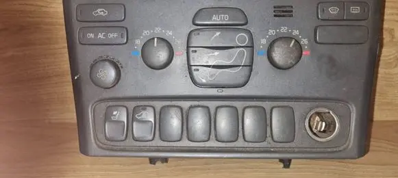 Volvo S80 Climate control unit 9472420
