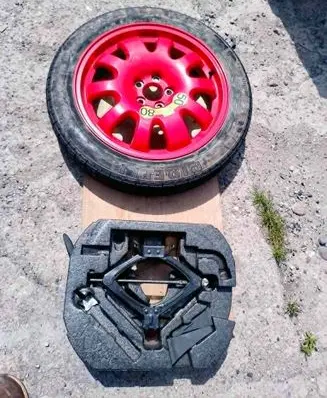 Jaguar XF R18 spare wheel