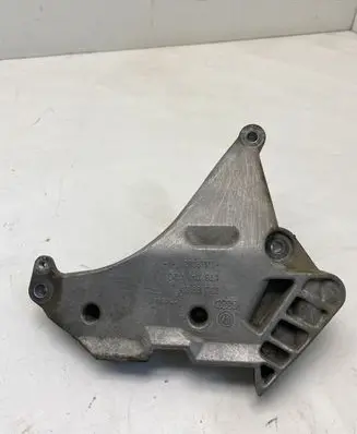 Volkswagen Jetta VI Engine mounting bracket 03L199207