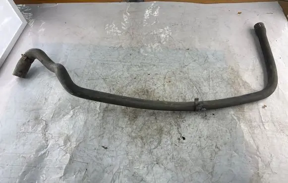 Mercedes-Benz Vito Viano W639 Engine coolant pipe/hose A6395016382