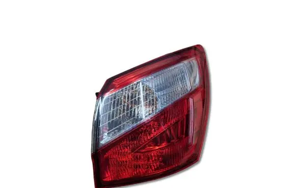 Nissan Qashqai Rear/tail lights 26550-BR00B