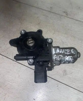 Mitsubishi Lancer Rear door window regulator motor Mr991832