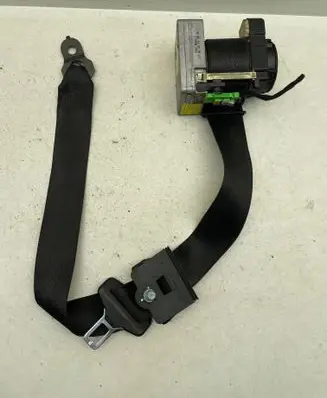 Mercedes-Benz C W203 Front seatbelt 2018680222 26758