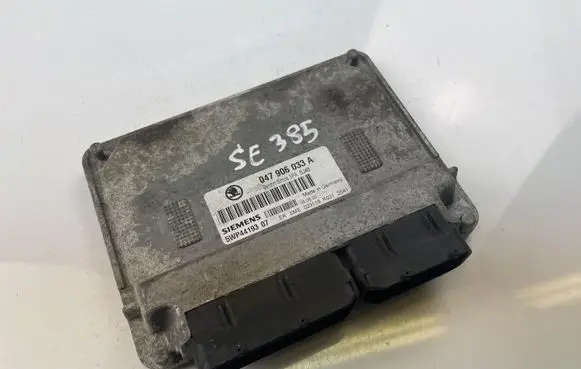 Skoda Fabia Mk1 (6Y) Engine control unit/module 047906033A