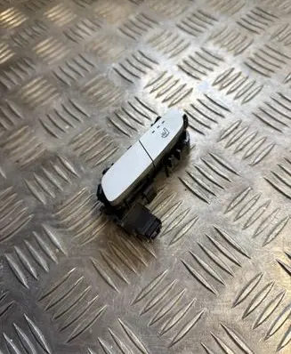 Mercedes-Benz C AMG W205 Seat heating switch A2139057502 HW132000 SW133101