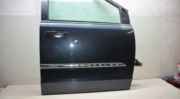 Chrysler Town & Country V Front door
