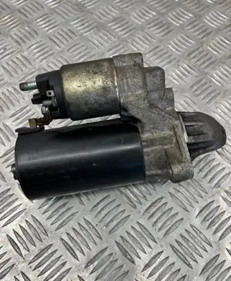 BMW 5 E60 E61 Starter motor 7796892 0001115046