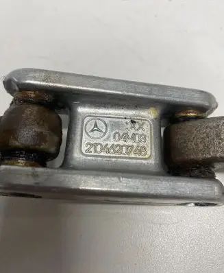 Mercedes-Benz E W211 Steering column universal joint 2104620748 A2114600596