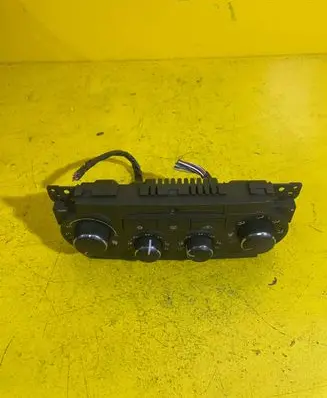 Jeep Grand Cherokee Tailgate/trunk/boot open switch RZ1R12P4K1