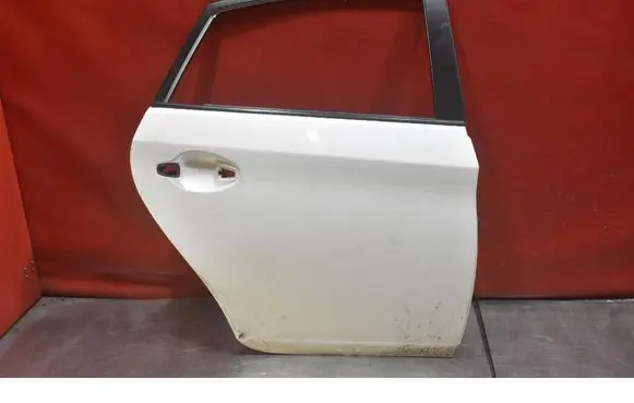 Toyota Prius (XW30) Rear door 