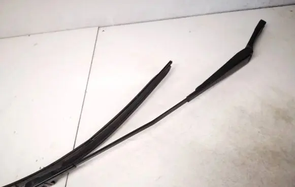 Volkswagen Golf Plus Front wiper blade arm 5m0955410a