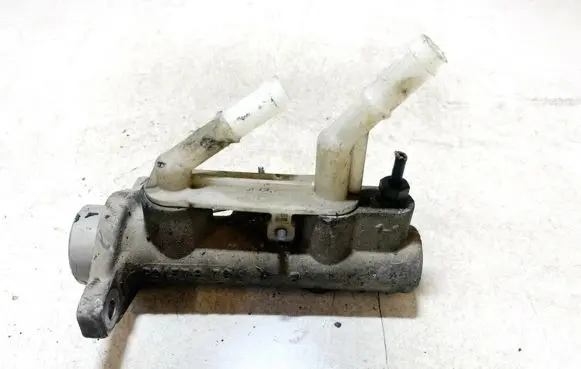 Nissan Almera Tino Master brake cylinder 22157879