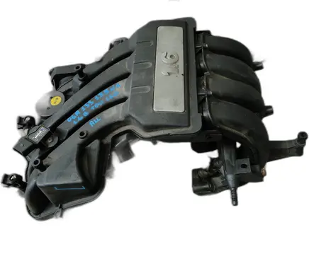 Volkswagen Golf V Intake manifold 06A133185NH