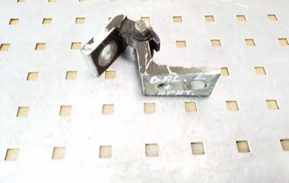 Skoda Fabia Mk1 (6Y) Rear door lower hinge