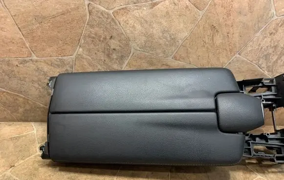 Mercedes-Benz CLS C218 X218 Armrest 