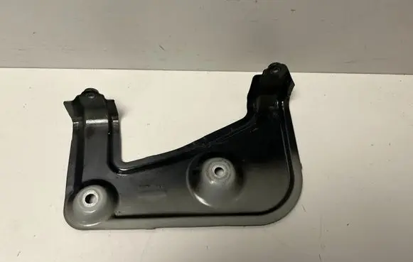 BMW X7 G07 Fender mounting bracket 7418220